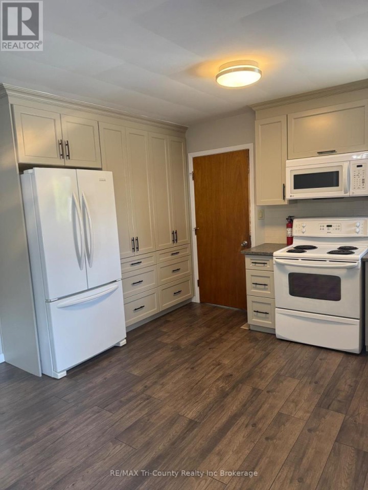 Photo 3 at 20 Fairfield Crescent, Tillsonburg Photo 3 at 20 Fairfield Crescent, Tillsonburg