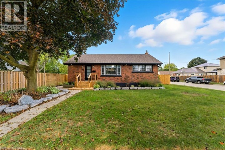 Photo 2 at 61 Clench Avenue, Brantford Photo 2 at 61 Clench Avenue, Brantford