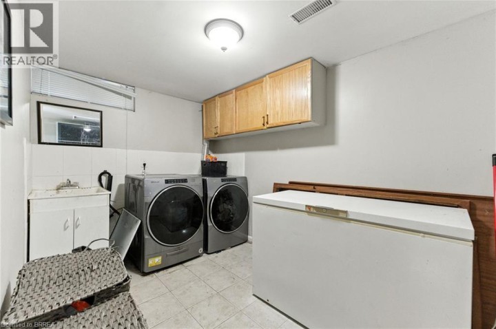 Photo 35 at 267 Memorial Drive, Brantford Photo 35 at 267 Memorial Drive, Brantford