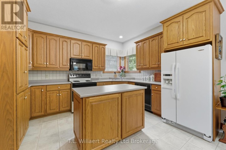 Photo 11 at 51 Demeyere Avenue, Tillsonburg Photo 11 at 51 Demeyere Avenue, Tillsonburg