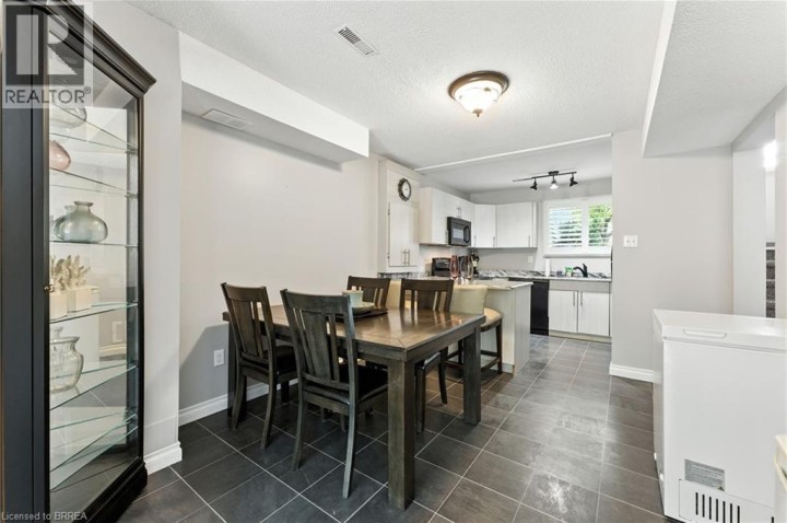 Photo 10 at 21 D'aubigny Road, Brantford Photo 10 at 21 D'aubigny Road, Brantford