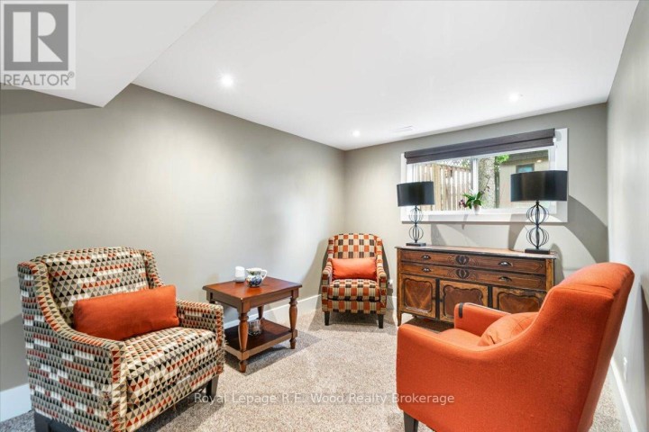 Photo 16 at 32 Devon Court, Tillsonburg Photo 16 at 32 Devon Court, Tillsonburg