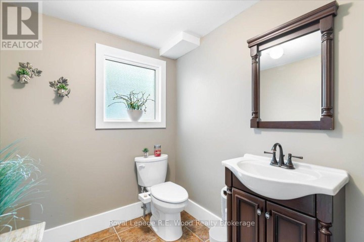 Photo 17 at 32 Devon Court, Tillsonburg Photo 17 at 32 Devon Court, Tillsonburg