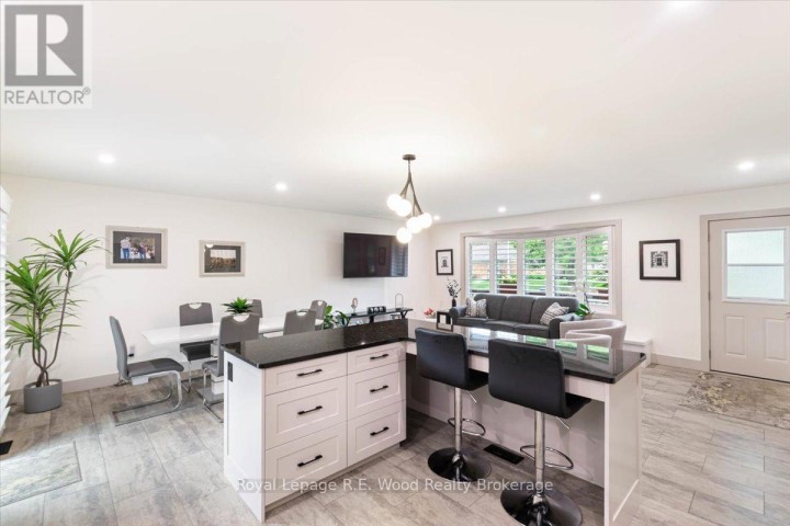 Photo 6 at 32 Devon Court, Tillsonburg Photo 6 at 32 Devon Court, Tillsonburg