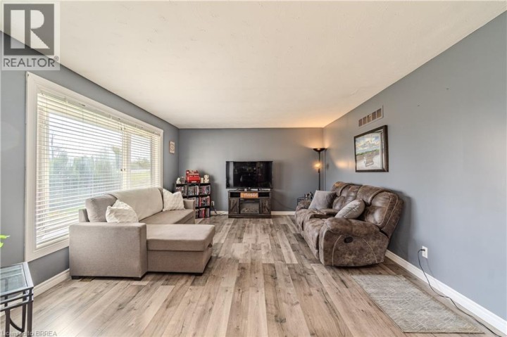 Photo 8 at 591 Governors Road E, Innerkip, Woodstock Photo 8 at 591 Governors Road E, Innerkip, Woodstock