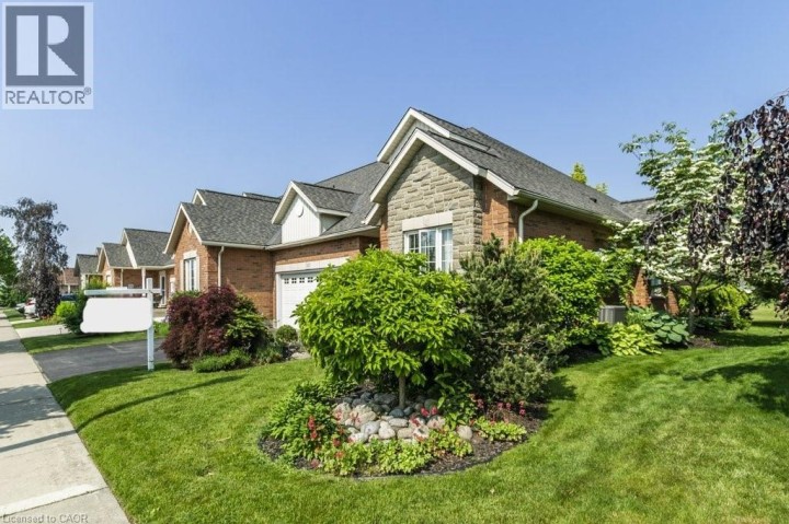 Photo 4 at 747 Garden Court Crescent, Woodstock Photo 4 at 747 Garden Court Crescent, Woodstock