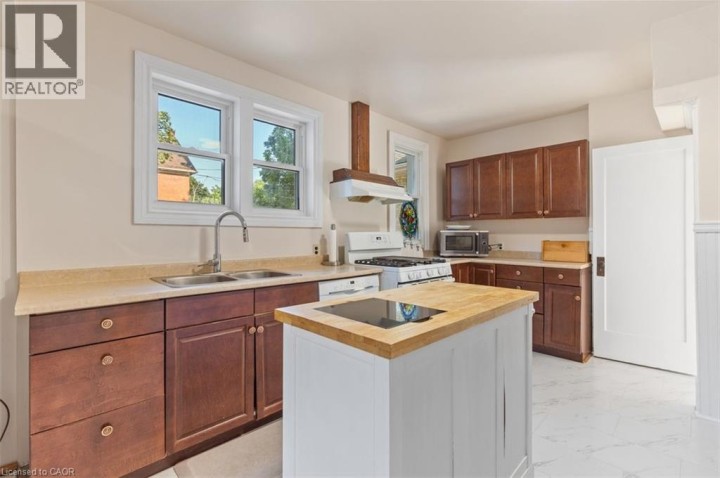 Photo 4 at 456 Waterloo Street S, Cambridge Photo 4 at 456 Waterloo Street S, Cambridge