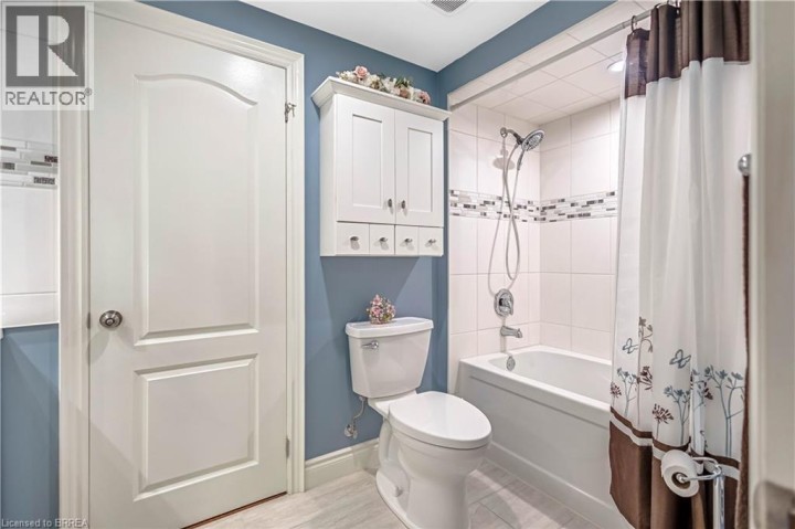 Photo 31 at 42 Davidson Court, Brantford Photo 31 at 42 Davidson Court, Brantford