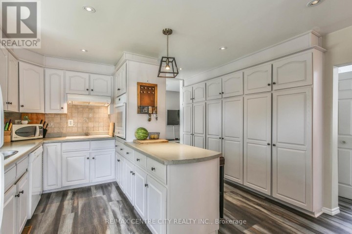 Photo 12 at 13 Potters Road N, Tillsonburg Photo 12 at 13 Potters Road N, Tillsonburg