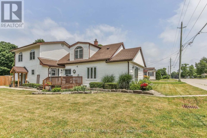 Photo 2 at 13 Potters Road N, Tillsonburg Photo 2 at 13 Potters Road N, Tillsonburg