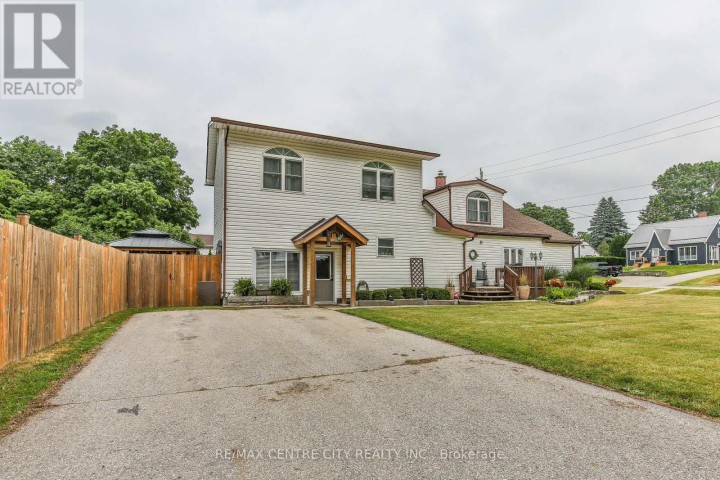 Photo 3 at 13 Potters Road N, Tillsonburg Photo 3 at 13 Potters Road N, Tillsonburg