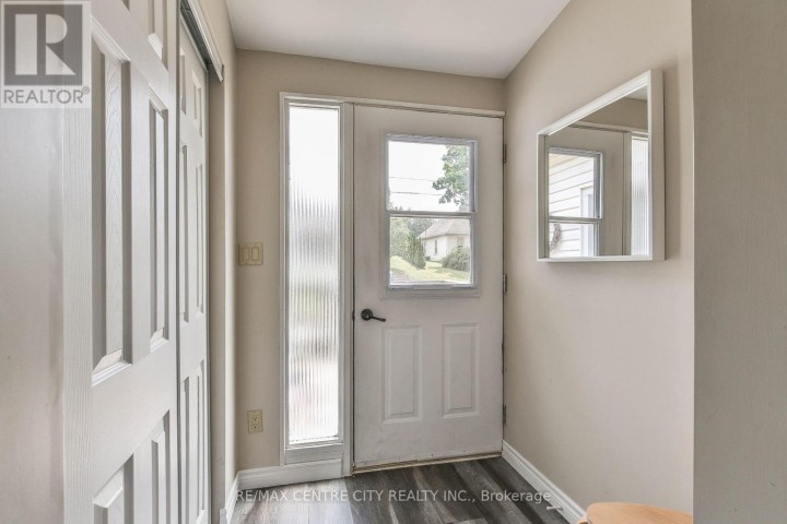 Photo 5 at 13 Potters Road N, Tillsonburg Photo 5 at 13 Potters Road N, Tillsonburg