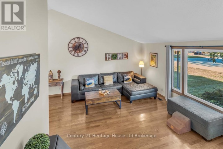 Photo 2 at 4 Demeyere Avenue, Tillsonburg Photo 2 at 4 Demeyere Avenue, Tillsonburg