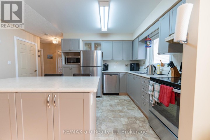 Photo 12 at 19 Brasher Drive, Tillsonburg Photo 12 at 19 Brasher Drive, Tillsonburg