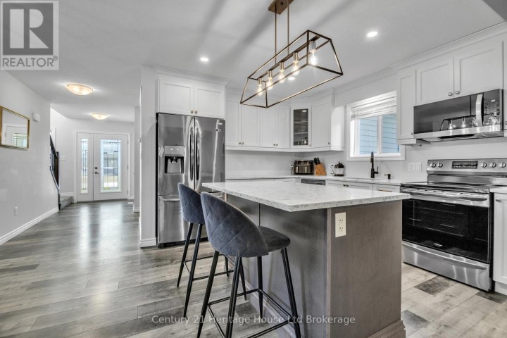 Photo 5 at 6 Sandy Court, Tillsonburg Photo 5 at 6 Sandy Court, Tillsonburg