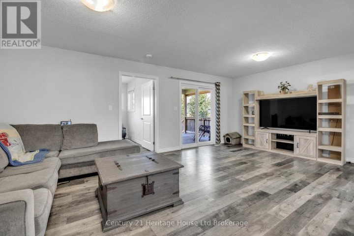 Photo 7 at 6 Sandy Court, Tillsonburg Photo 7 at 6 Sandy Court, Tillsonburg