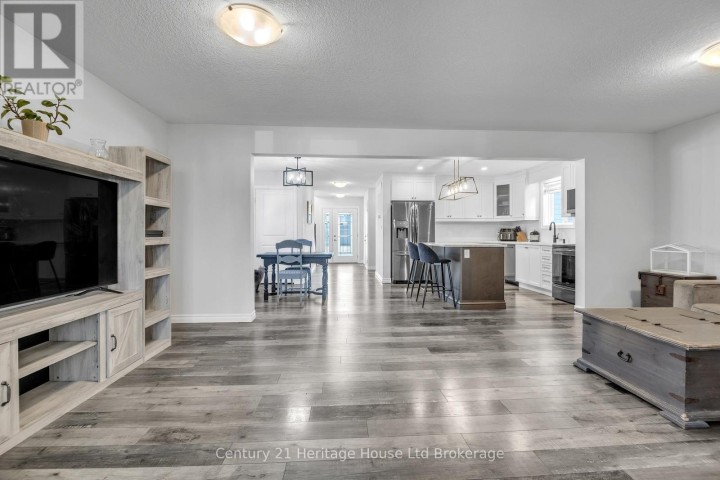 Photo 8 at 6 Sandy Court, Tillsonburg Photo 8 at 6 Sandy Court, Tillsonburg