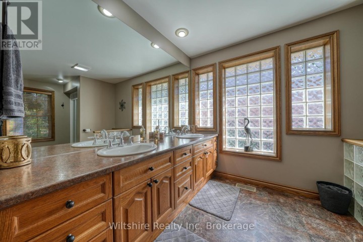 Photo 19 at 5 Whispering Pine Lane, Tillsonburg Photo 19 at 5 Whispering Pine Lane, Tillsonburg