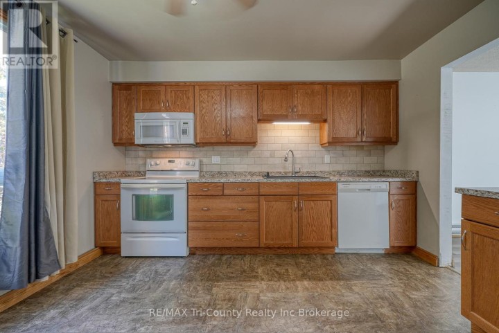 Photo 10 at 7 - 15 Devonshire Avenue, Tillsonburg Photo 10 at 7 - 15 Devonshire Avenue, Tillsonburg