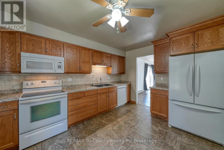 Photo 11 at 7 - 15 Devonshire Avenue, Tillsonburg Photo 11 at 7 - 15 Devonshire Avenue, Tillsonburg