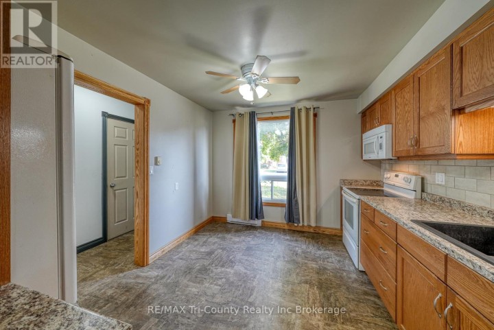 Photo 12 at 7 - 15 Devonshire Avenue, Tillsonburg Photo 12 at 7 - 15 Devonshire Avenue, Tillsonburg