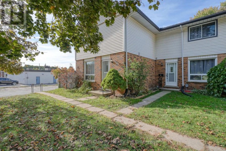 Photo 2 at 7 - 15 Devonshire Avenue, Tillsonburg Photo 2 at 7 - 15 Devonshire Avenue, Tillsonburg