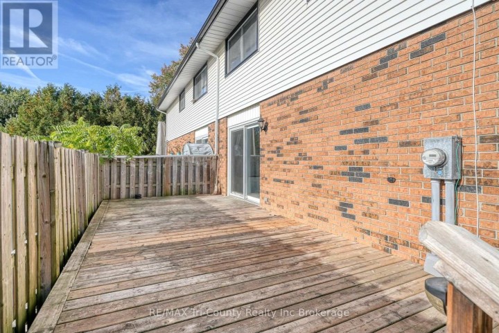 Photo 5 at 7 - 15 Devonshire Avenue, Tillsonburg Photo 5 at 7 - 15 Devonshire Avenue, Tillsonburg