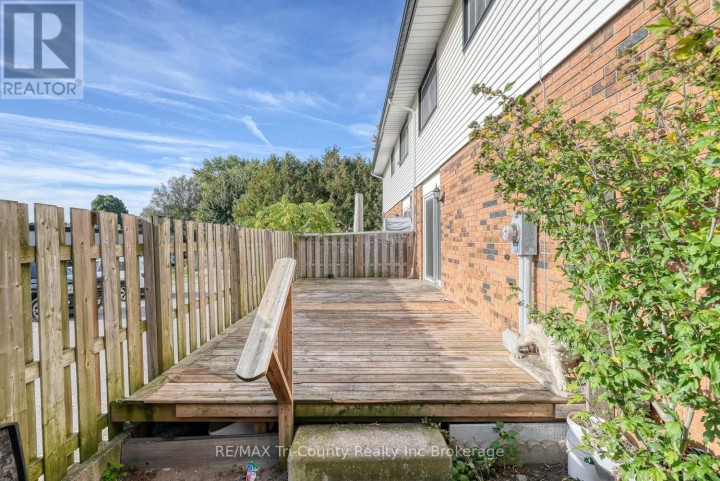 Photo 6 at 7 - 15 Devonshire Avenue, Tillsonburg Photo 6 at 7 - 15 Devonshire Avenue, Tillsonburg