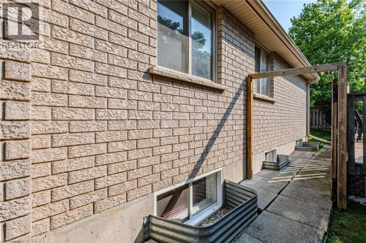 Photo 42 at 26 Macdonald Crescent, Brantford Photo 42 at 26 Macdonald Crescent, Brantford