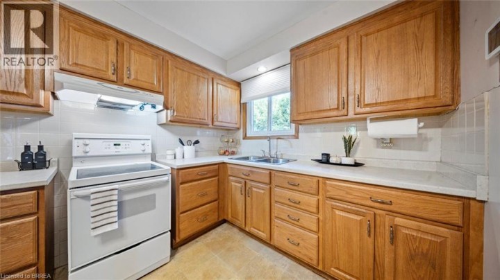 Photo 17 at 6 Ventnor Court, Brantford Photo 17 at 6 Ventnor Court, Brantford