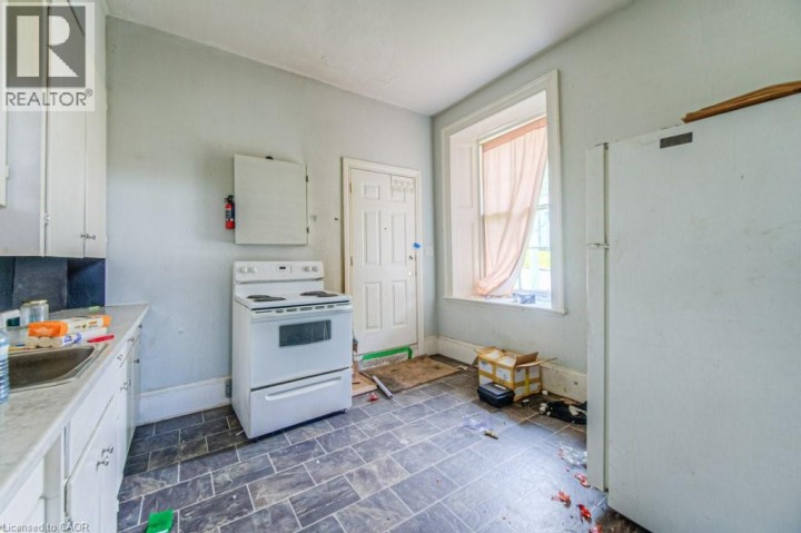 Photo 10 at 245 Ainslie Street S, Cambridge Photo 10 at 245 Ainslie Street S, Cambridge