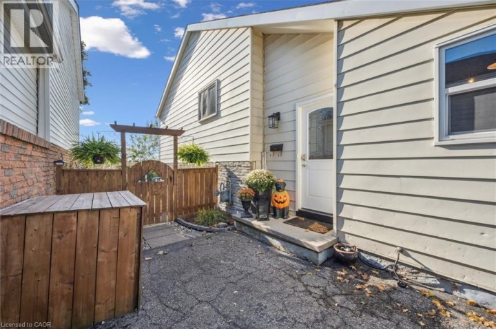 Photo 4 at 95 Macatee Place, Cambridge Photo 4 at 95 Macatee Place, Cambridge