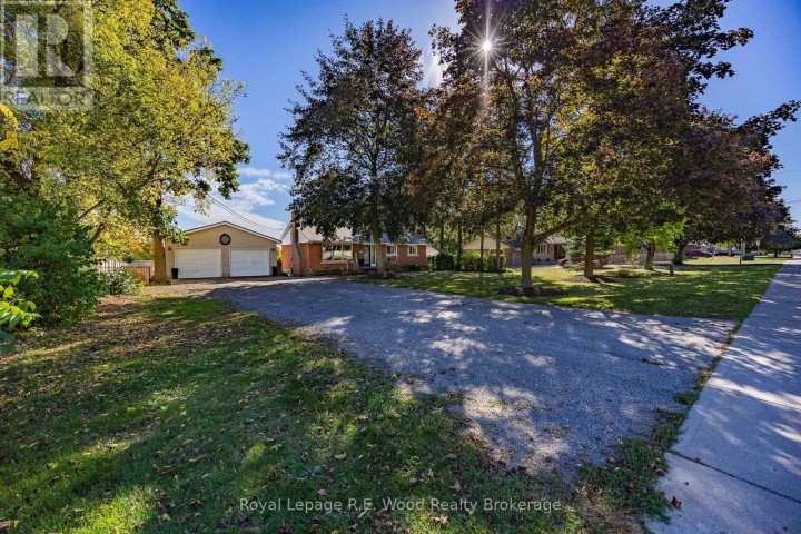 Photo 2 at 27 North Street W, Tillsonburg Photo 2 at 27 North Street W, Tillsonburg