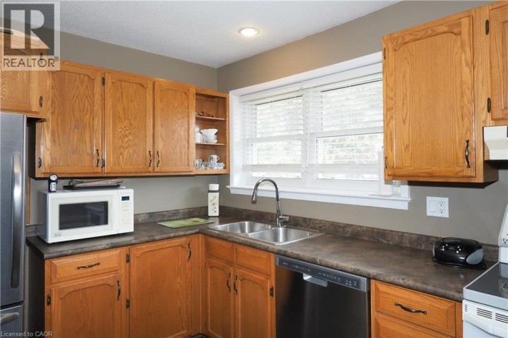 Photo 11 at 50 Earlscourt Crescent, Woodstock Photo 11 at 50 Earlscourt Crescent, Woodstock