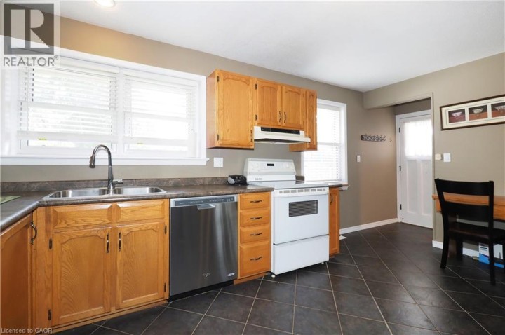 Photo 12 at 50 Earlscourt Crescent, Woodstock Photo 12 at 50 Earlscourt Crescent, Woodstock