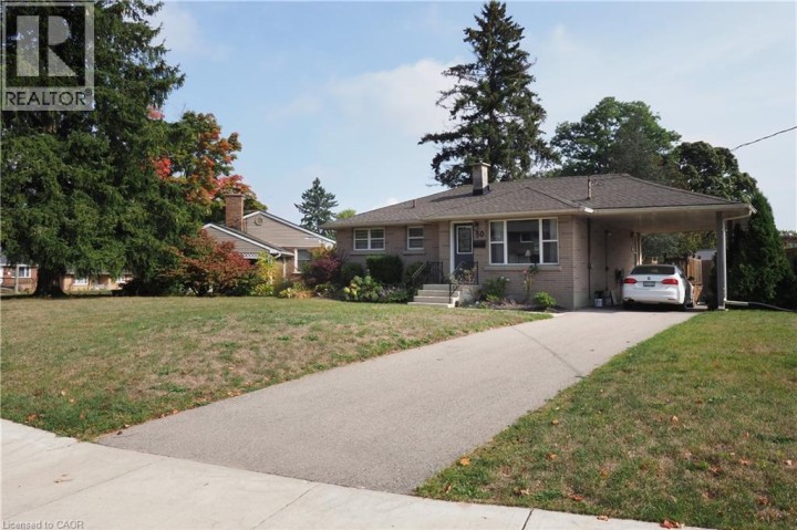 Photo 2 at 50 Earlscourt Crescent, Woodstock Photo 2 at 50 Earlscourt Crescent, Woodstock