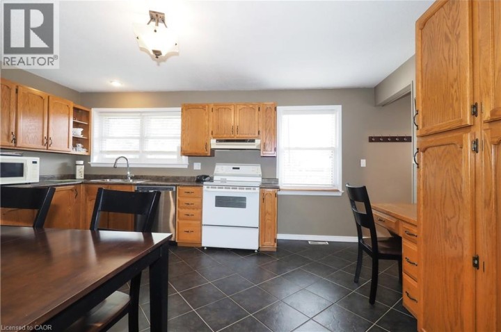 Photo 9 at 50 Earlscourt Crescent, Woodstock Photo 9 at 50 Earlscourt Crescent, Woodstock