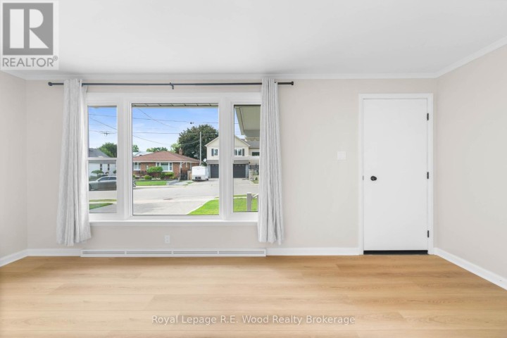 Photo 3 at 35 Sanders Street, Tillsonburg Photo 3 at 35 Sanders Street, Tillsonburg