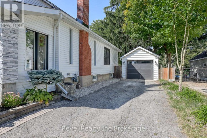 Photo 4 at 174 Delatre Street W, Ingersoll Photo 4 at 174 Delatre Street W, Ingersoll
