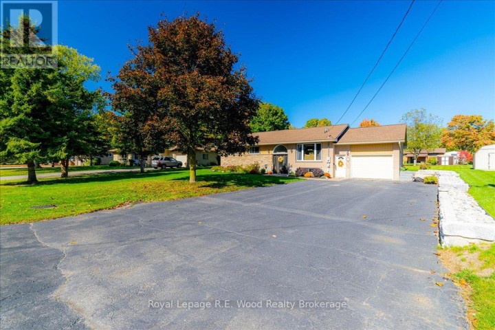 Photo 1 at 49 Dereham Drive, Tillsonburg Photo 1 at 49 Dereham Drive, Tillsonburg