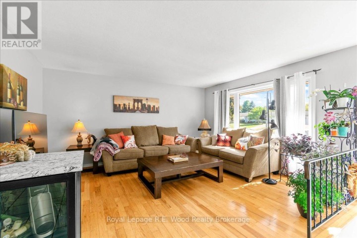 Photo 15 at 49 Dereham Drive, Tillsonburg Photo 15 at 49 Dereham Drive, Tillsonburg