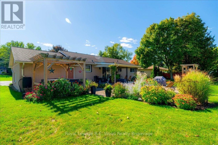 Photo 4 at 49 Dereham Drive, Tillsonburg Photo 4 at 49 Dereham Drive, Tillsonburg