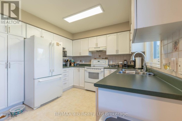 Photo 8 at 23 Armstrong Drive, Tillsonburg Photo 8 at 23 Armstrong Drive, Tillsonburg