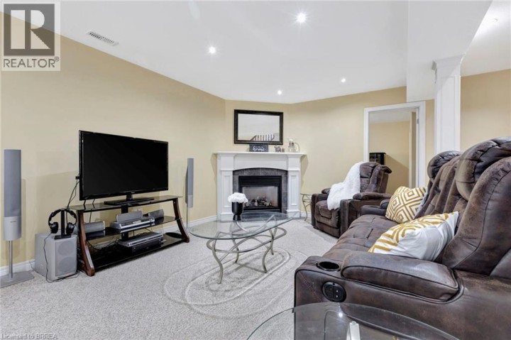 Photo 15 at 10 Stratford Terrace, Brantford Photo 15 at 10 Stratford Terrace, Brantford