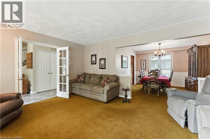 Photo 7 at 7 Palm Crescent, Brantford Photo 7 at 7 Palm Crescent, Brantford
