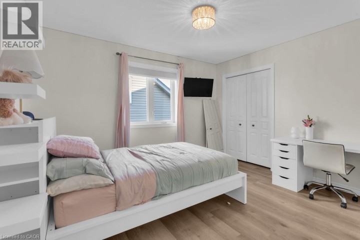 Photo 11 at 424 Alan Crescent, Woodstock Photo 11 at 424 Alan Crescent, Woodstock