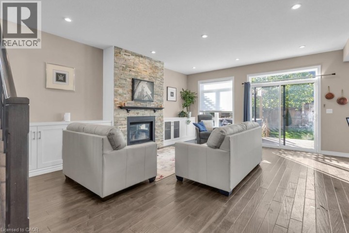 Photo 3 at 424 Alan Crescent, Woodstock Photo 3 at 424 Alan Crescent, Woodstock