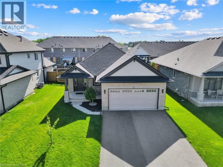 Photo 3 at 7 Curren Crescent, Tillsonburg Photo 3 at 7 Curren Crescent, Tillsonburg