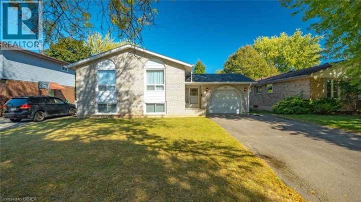 Photo 3 at 30 Stodola Drive, Brantford Photo 3 at 30 Stodola Drive, Brantford
