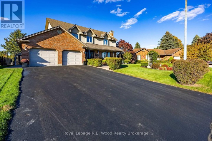 Photo 2 at 21 Thomas Avenue, Tillsonburg Photo 2 at 21 Thomas Avenue, Tillsonburg